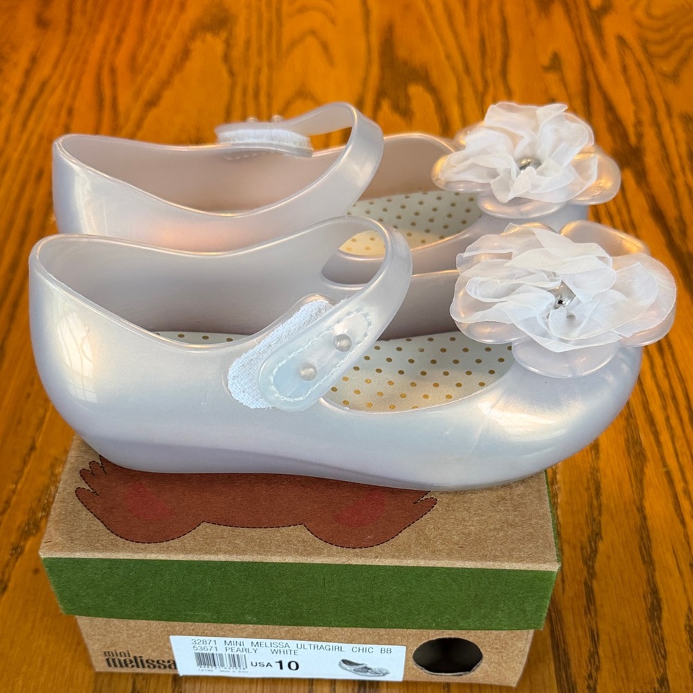 Mini Melissa Girls Size 10 Pearly White Shoes with Floral Accent - Picture 4 of 5